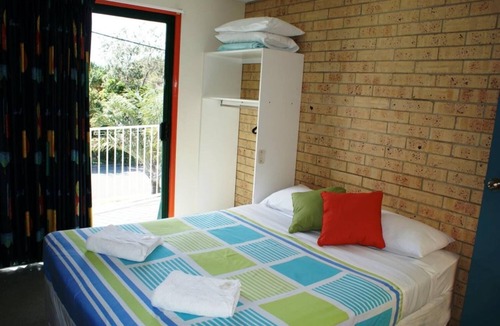 Coolum Beach Hotel | Coolum Budget Accommodation
