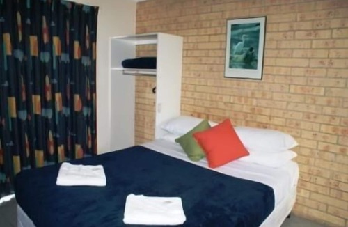 Coolum Beach Hotel | Coolum Budget Accommodation