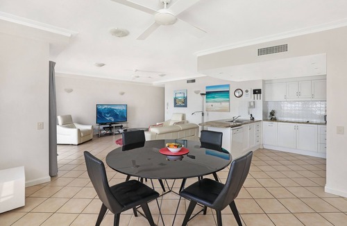 Coolum Beach Hotel | Coolum Seaside