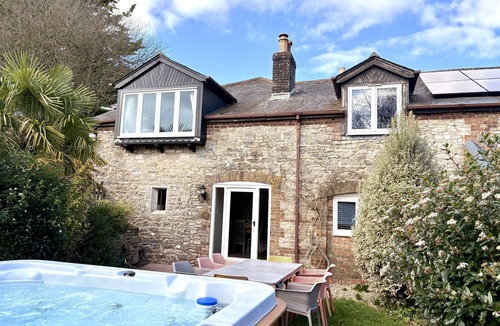Higher Bockhampton Cottage | Coomb Barton - Rustic Elegance with Hot Tub