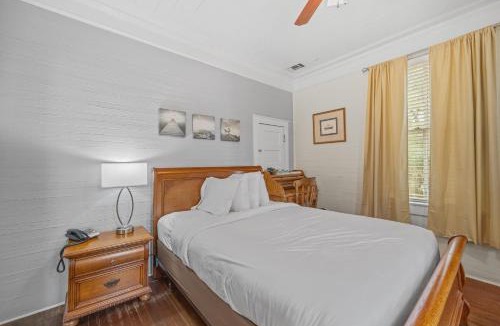 Historic Downtown Apalachicola Hotel | Coombs Inn & Suites