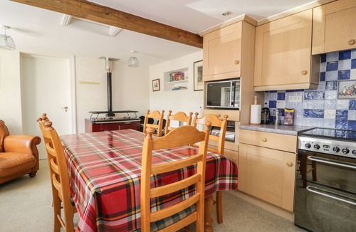 Carlisle Cottage | COOMBS VIEW, pet friendly, with open fire in Armathwaite