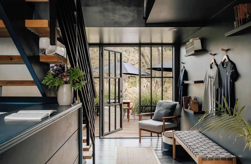 Jeffersonville Hotel | Coop 003 Summary: Thi