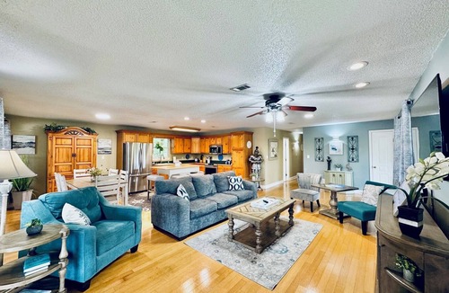 Milton House | Cooper Basin River House - 35 mins to beaches
