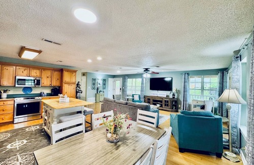 Milton House | Cooper Basin River House - 35 mins to beaches