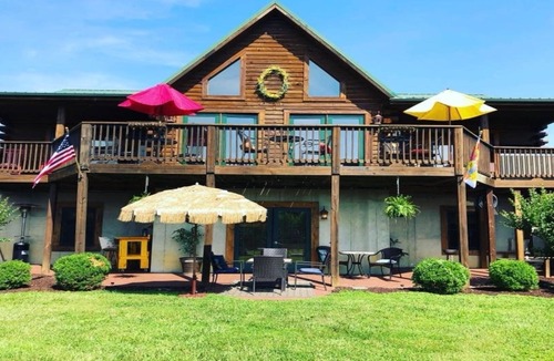 Buchanan Cabin | COOPER'S CABIN- A Peaceful Log Cabin With Mountain Views