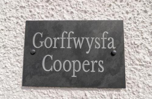Dolwyddelan House | Cooper's Rest Gorffwysfa Coopers