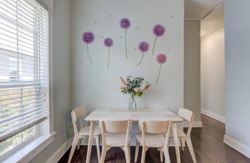 Cooper-Young Historic District Villa | Cooper Young Bungalow with huge fenced backyard