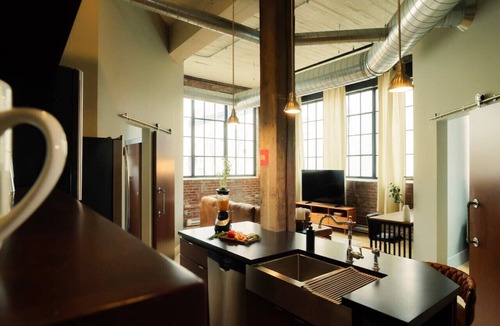 Peoria Apartment | Cooperage 214 | 2BD Boutique Loft Stay