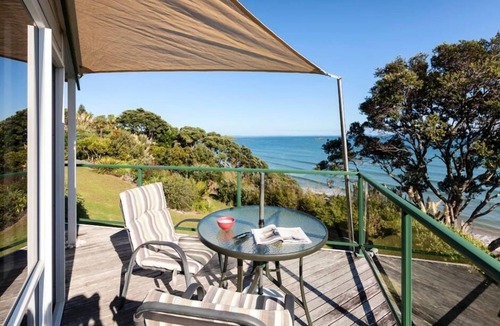 Coopers Beach Cottage | Coopers Beach Retreat-Tui cottage, a modern kiwi beachfront bach. Pet Friendly
