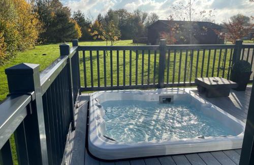 Malton House | Coopers Cabin With Hot Tub