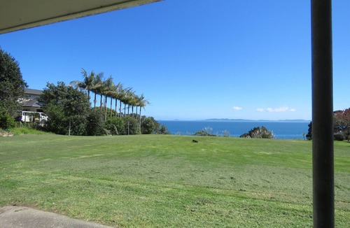 Coopers Beach House | Coopers Haven Beachfront House