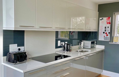 Malmesbury House | Coopers Lodge | Luxury Lakefront Home + Pool & Spa