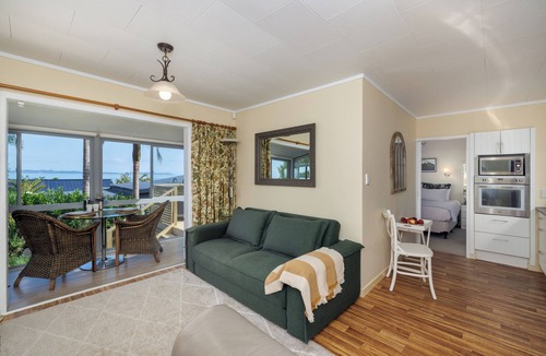 Coopers Beach House | Coopers Perch - Coopers Beach Couples Retreat