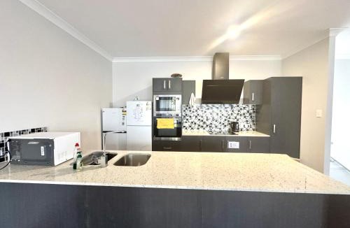 Coopers Plains House | Coopers Plains Retreat Maple Share House