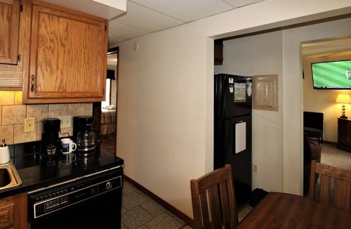 Oneonta Apartment | Cooperstown Baseball Rentals - 2nd Baseman