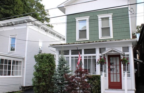 Oneonta Apartment | Cooperstown Baseball Rentals - The Sideline