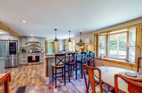 Roxbury Cabin | Coos Canyon- Firepit, Swimming Hole & Dog-Friendly