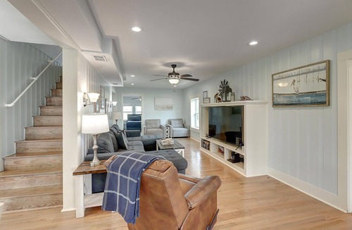 Bayside House | Copano Bay Retreat! Pool, Hot Tub, Lighted Pier! Right on Copano Bay!