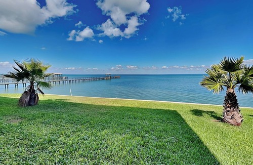 Rockport Condo | Copano Breeze by Miss Kitty’s
