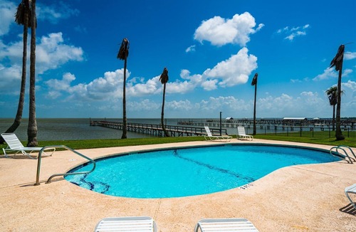Rockport Condo | Copano Breeze by Miss Kitty’s