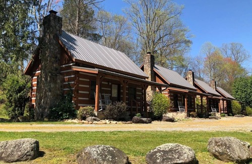 Pittman Center Cabin | Copeland Creek-Tiny Cabin Getaway!