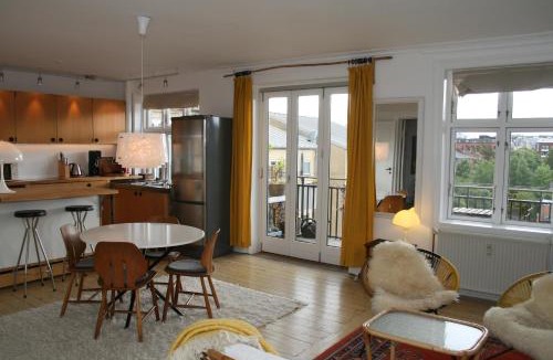 Osterbro Apartment | Copenhagen large Penthouse Apartment