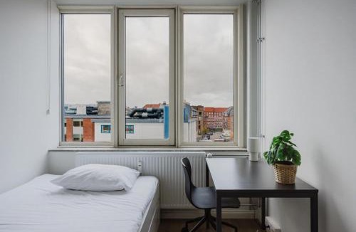 København NV Apartment | Copenhagen Studio Double Bed and Kitchen 2