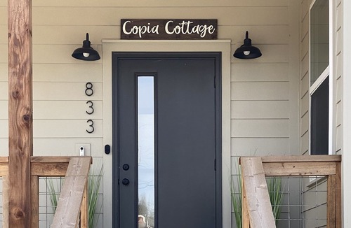 Fayetteville Cottage | Copia Cottage - Backs up to Centennial Park/Close to U of A! Newly built!