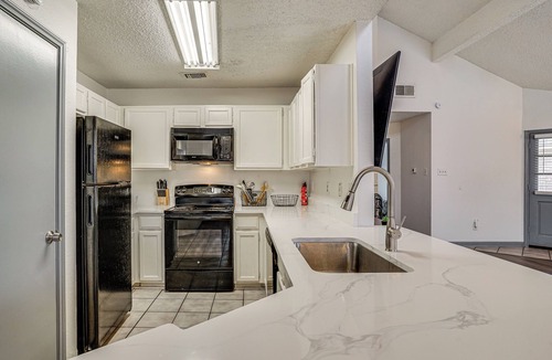Coppell House | Coppell Corporate Stay: Near DFW, Schools & Parks