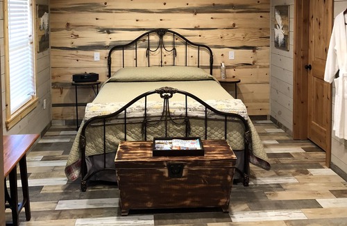 Goldsboro Cabin | Copper Cabin outdoor relaxation and country living at its best
