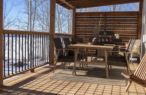 Springfield Cottage | Copper Shore Lake House - Doncaster