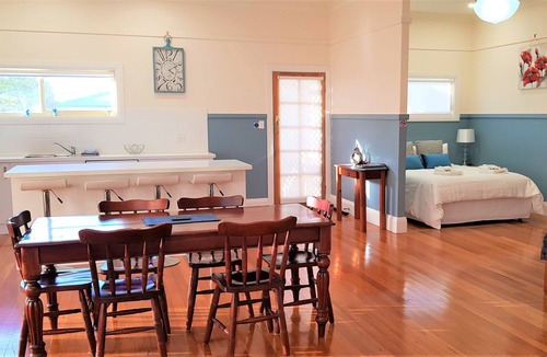 Gloucester House | Coppers Hill Private Accommodation