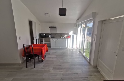 Saint-Alban-du-Rhone Apartment | Coquet Studio Climatisé et Privatif à Saint-alban-du-rhone