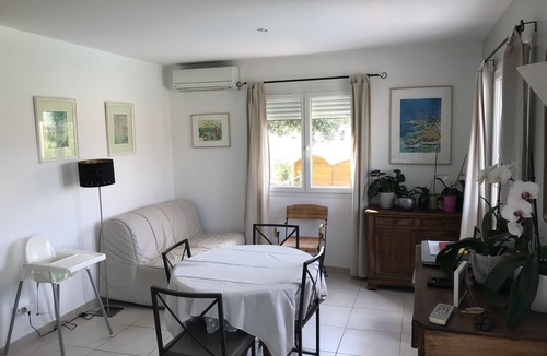 Cournonsec House | Coquette Maison Avec Piscine à 20 min de la mer