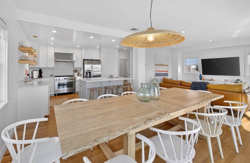 Eastward Look House | Coral Cabana | 8BD/5.5BA