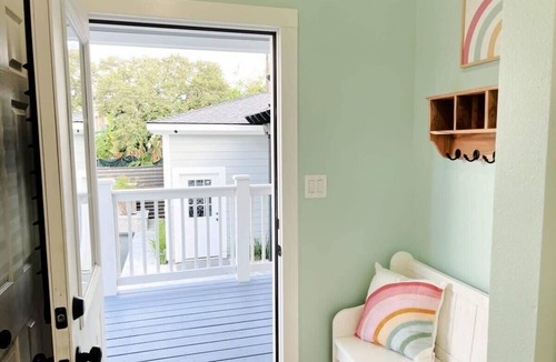 San Jacinto House | Coral Cottage - Enjoy the Posh Life! Heated Pool, Spa, Fireplace!