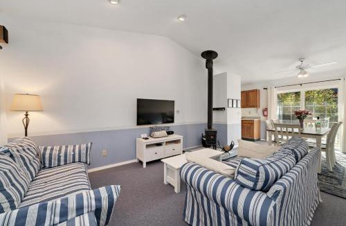 Manzanita House | Coral Cottage MCA#832