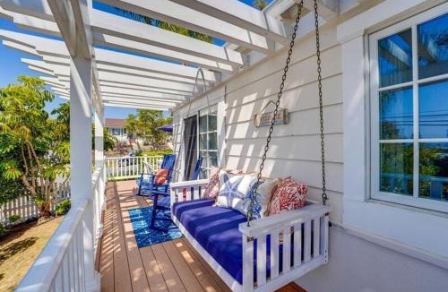 Ocean Beach House | Coral Cottage