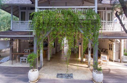Gili Trawangan Villa | Coral Flora Villa Beach Front