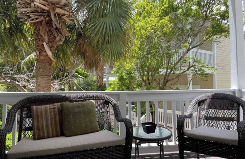 Key West Villa | Coral Garden by Avantstay Great Location w/Balcony & Shared Pool