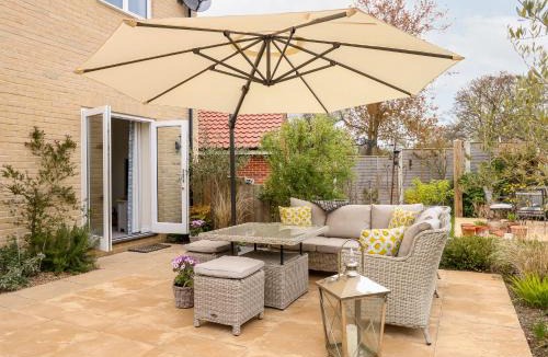 Overstrand House | Coral House