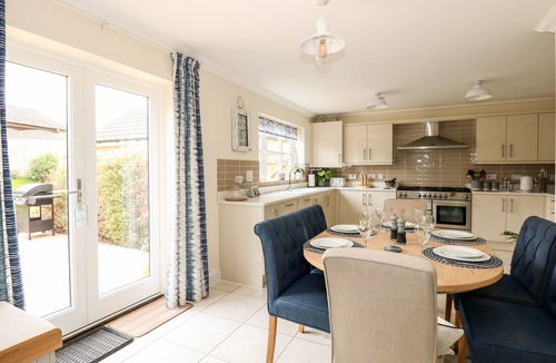 Overstrand Cottage | Coral House