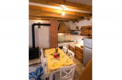 Sudurad House | Coral House - One Bedroom House, Sleeps 3