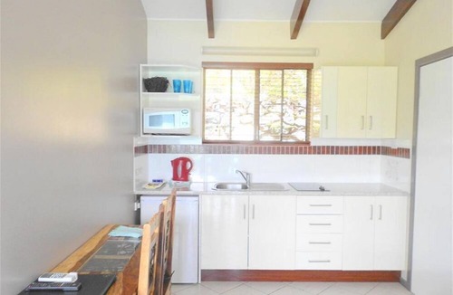 Shute Harbour Hotel | Coral Point Lodge