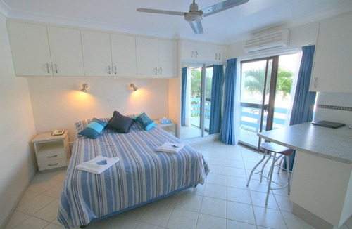 Shute Harbour Hotel | Coral Point Lodge