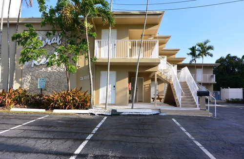Pompano Beach Apartment | Coral Reef Flats #3
