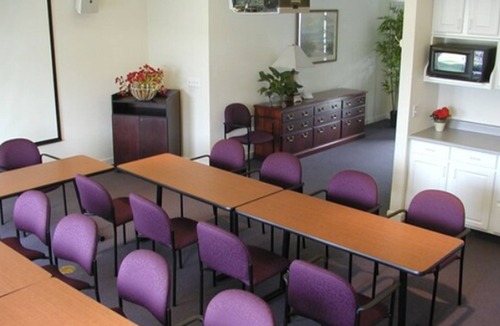 East End Apartment | Coral Reef Inn & Suites