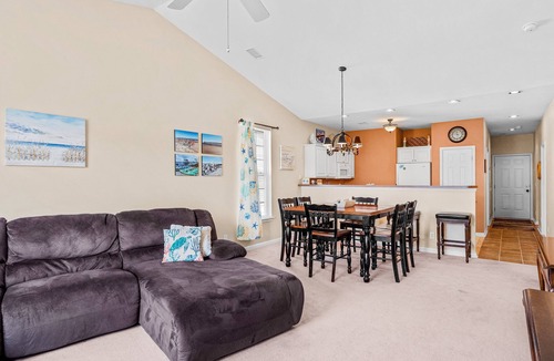 Sunset Beach Condo | Coral Reef Retreat: Dog Friendly w/Water Views