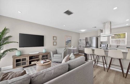 Coral Ridge Apartment | Coral Ridge Suites #1 - Heated Pool, Beach Gear